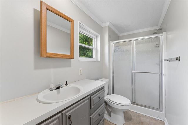 4804 W Christie Circle, Blue Springs, MO 64015