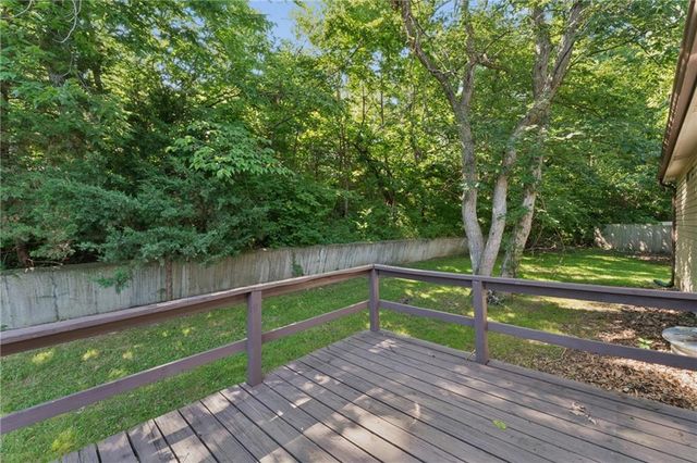4804 W Christie Circle, Blue Springs, MO 64015