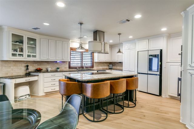 5933 Steve Court, Westlake, TX 76262