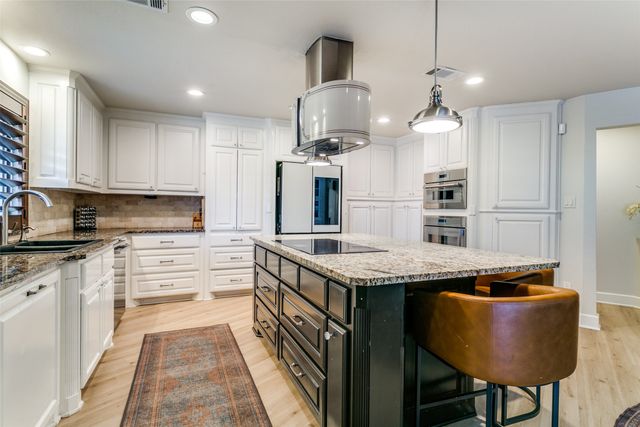 5933 Steve Court, Westlake, TX 76262