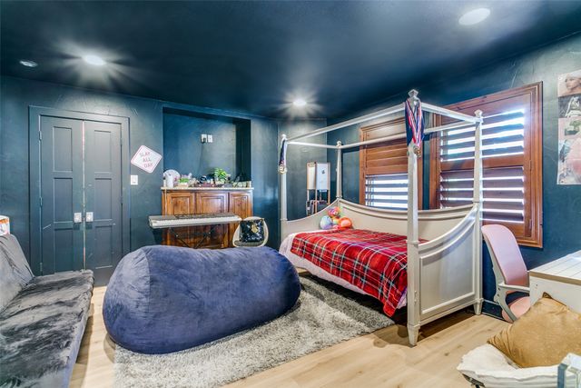 5933 Steve Court, Westlake, TX 76262