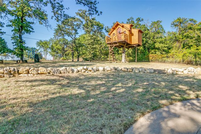 5933 Steve Court, Westlake, TX 76262