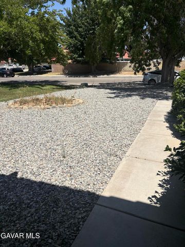 44629 Pinon Springs Drive, Lancaster, CA 93535