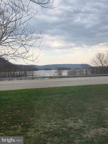 304 N FRONT ST, Liverpool, PA 17045