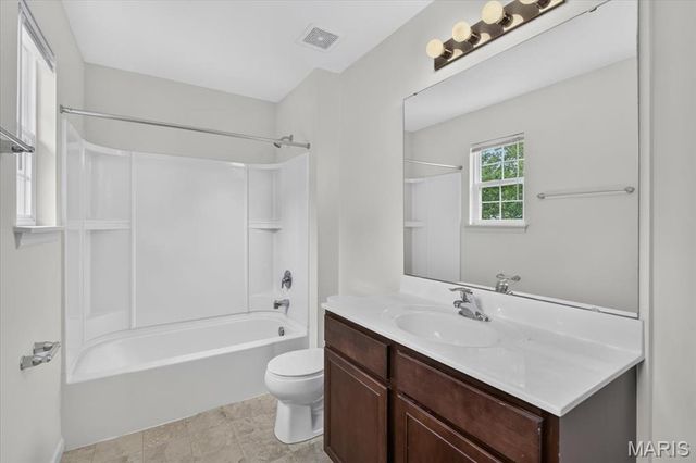 313 Lindy Boulevard, Ballwin, MO 63021