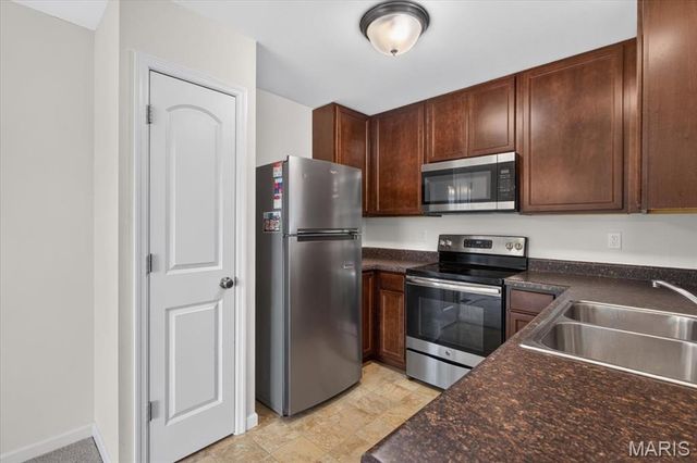 313 Lindy Boulevard, Ballwin, MO 63021