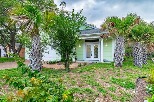 78 Astor Circ, Rockport, TX 78382