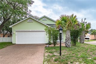 78 Astor Circ, Rockport, TX 78382