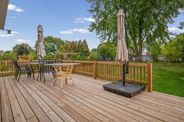 611 Bellvue Lane, Brooklyn Center, MN 55430