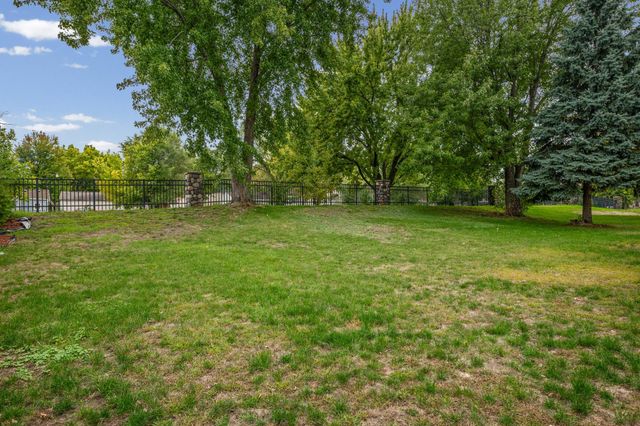 611 Bellvue Lane, Brooklyn Center, MN 55430