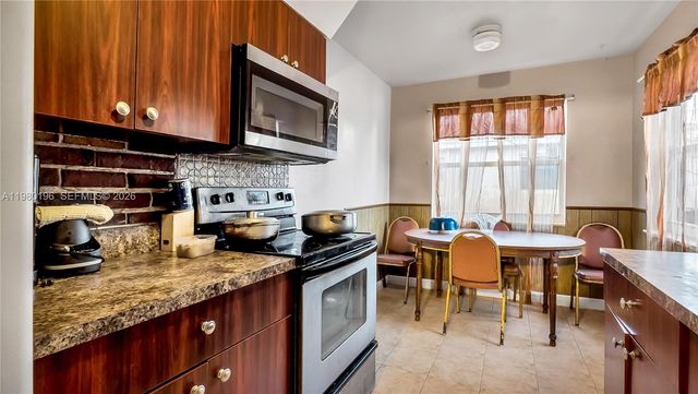 3570 NW 34th Way, Lauderdale Lakes, FL 33309