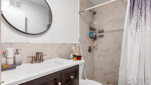 3570 NW 34th Way, Lauderdale Lakes, FL 33309