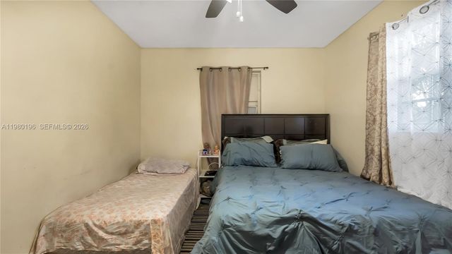 3570 NW 34th Way, Lauderdale Lakes, FL 33309