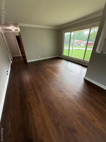 454 Tilmor Drive, Waterford, MI 48328