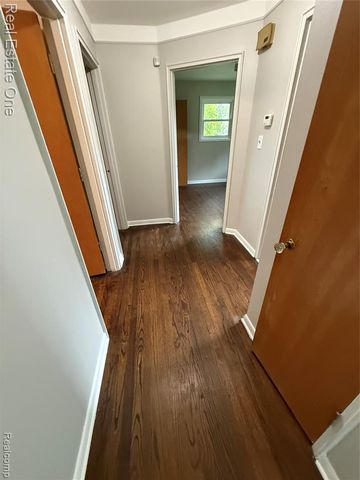 454 Tilmor Drive, Waterford, MI 48328