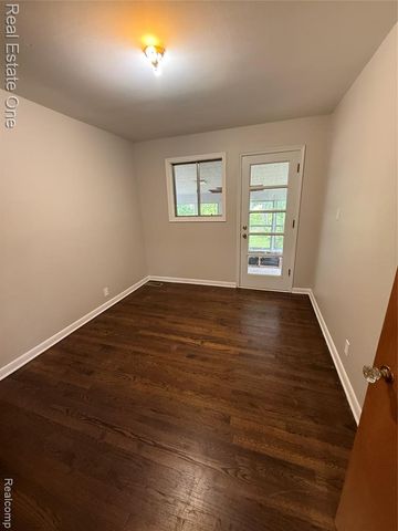 454 Tilmor Drive, Waterford, MI 48328