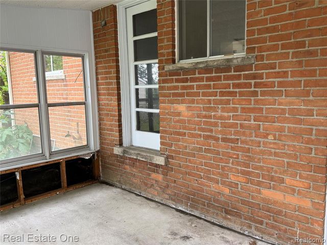 454 Tilmor Drive, Waterford, MI 48328