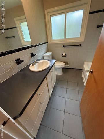 454 Tilmor Drive, Waterford, MI 48328