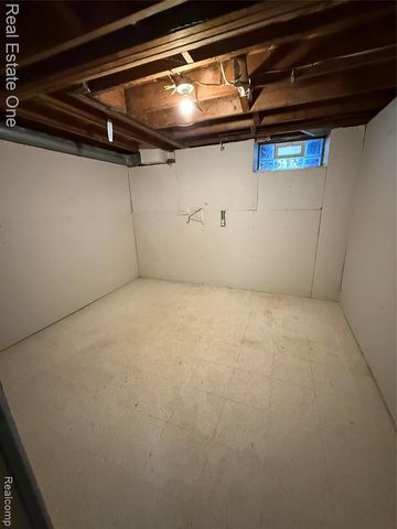 454 Tilmor Drive, Waterford, MI 48328