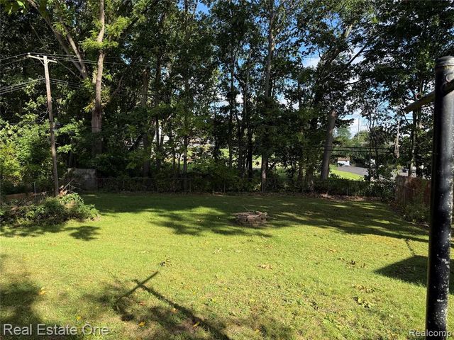 454 Tilmor Drive, Waterford, MI 48328