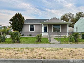 2207 W Spruce Street, Moses Lake, WA 98837