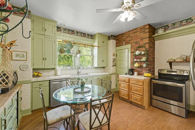 14192 E Kamm, Kingsburg, CA 93631