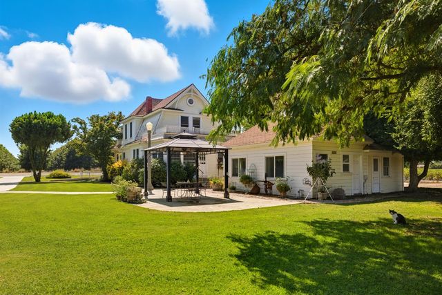 14192 E Kamm, Kingsburg, CA 93631