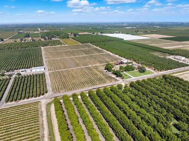 14192 E Kamm, Kingsburg, CA 93631