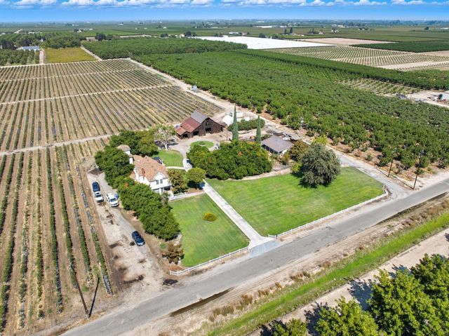 14192 E Kamm, Kingsburg, CA 93631