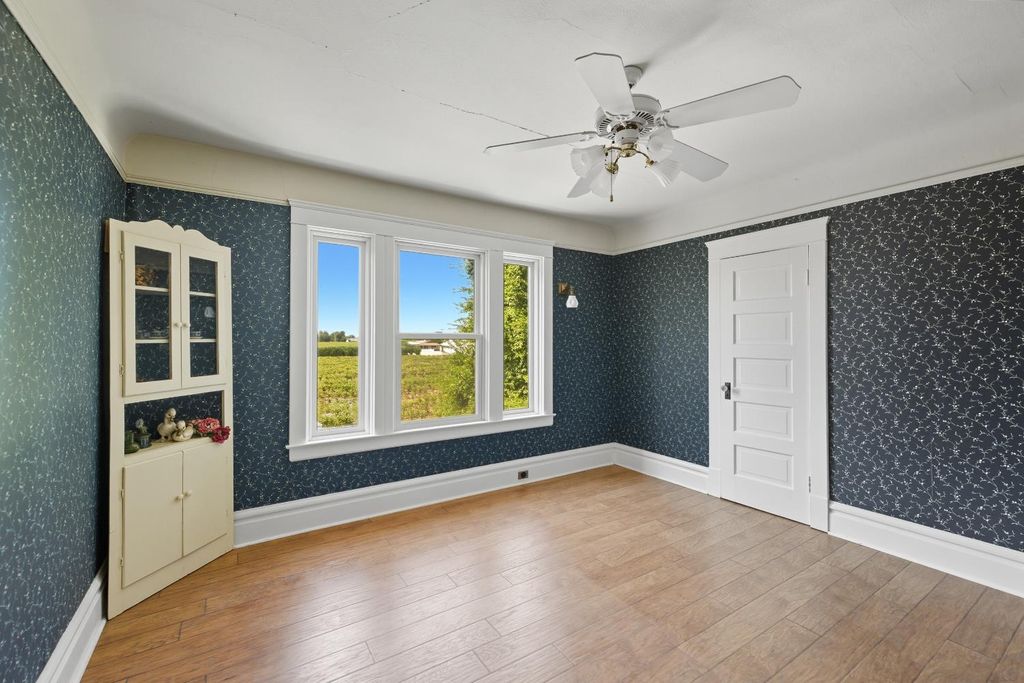 Image 16 of property listing at 14192 E Kamm, Kingsburg, CA 93631