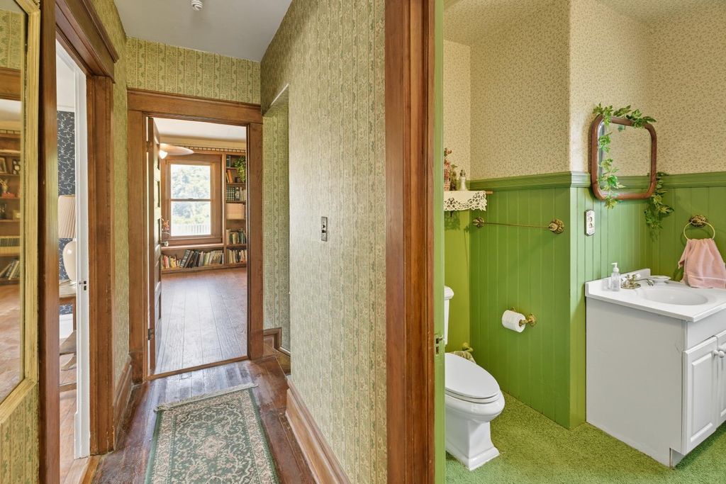 Image 18 of property listing at 14192 E Kamm, Kingsburg, CA 93631