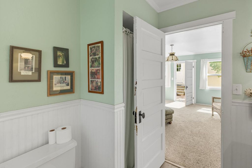 Image 24 of property listing at 14192 E Kamm, Kingsburg, CA 93631