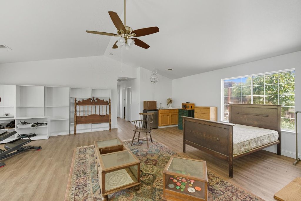 Image 29 of property listing at 14192 E Kamm, Kingsburg, CA 93631