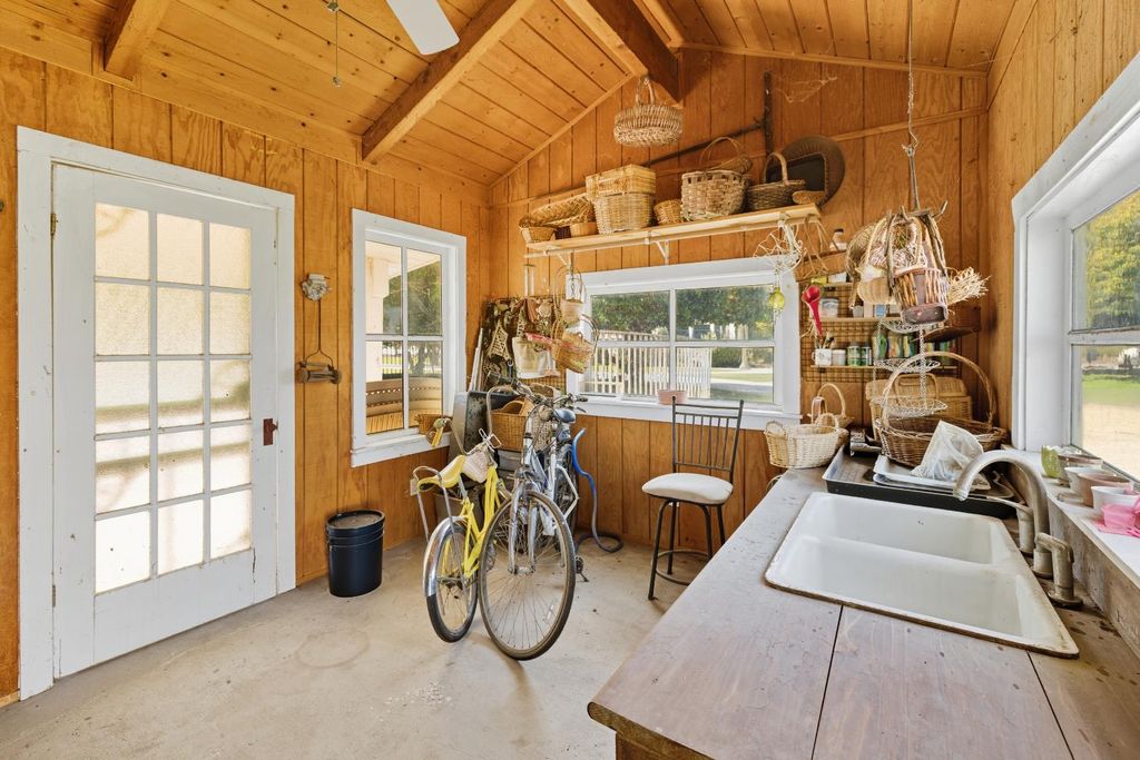 Image 35 of property listing at 14192 E Kamm, Kingsburg, CA 93631