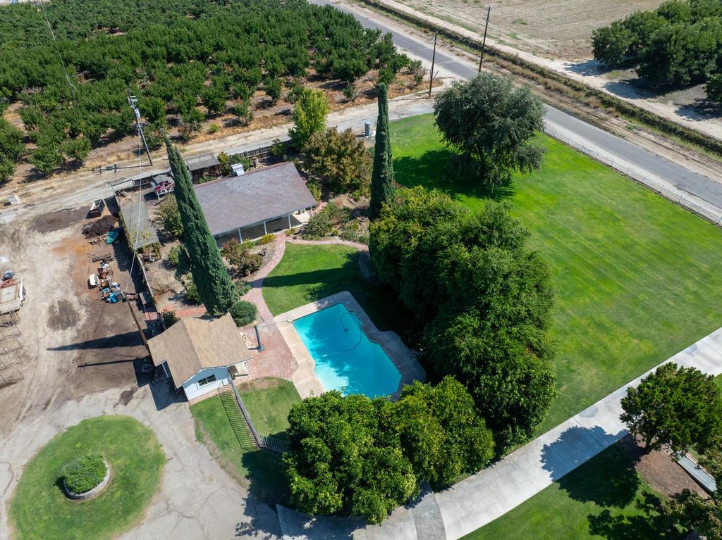 Image 47 of property listing at 14192 E Kamm, Kingsburg, CA 93631