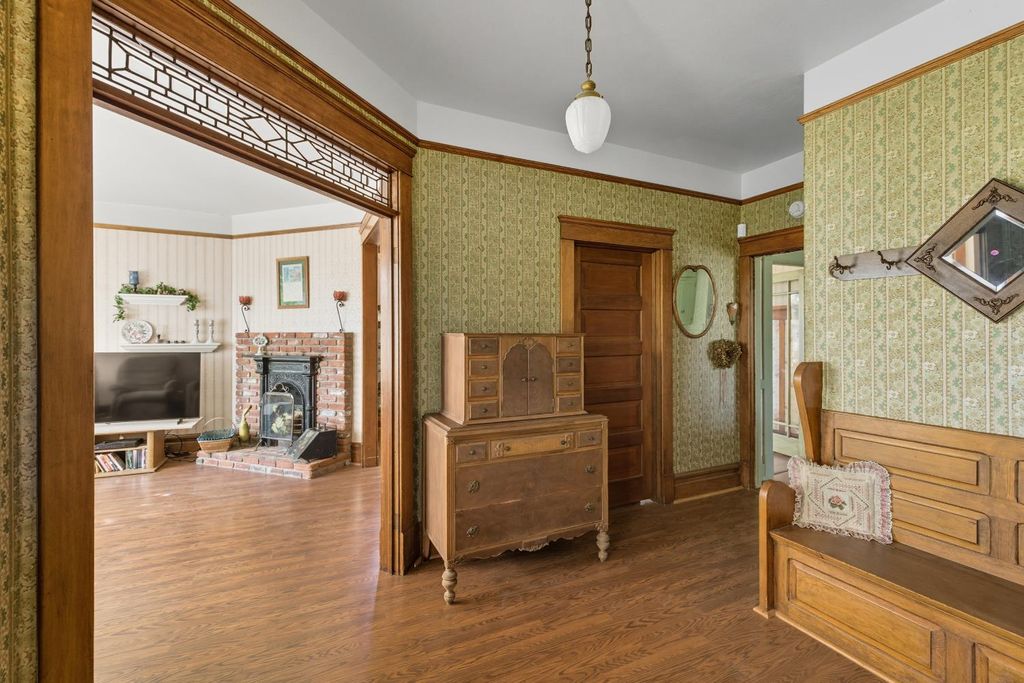 Image 5 of property listing at 14192 E Kamm, Kingsburg, CA 93631