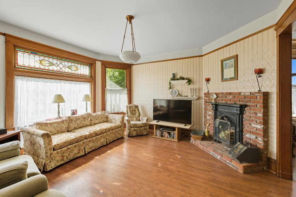 Image 6 of property listing at 14192 E Kamm, Kingsburg, CA 93631