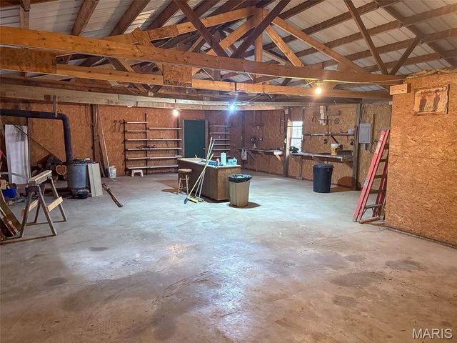 628 County Road 420, Poplar Bluff, MO 63901