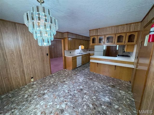 628 County Road 420, Poplar Bluff, MO 63901