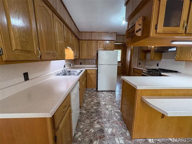 628 County Road 420, Poplar Bluff, MO 63901