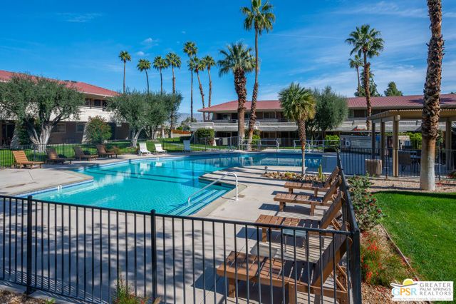 550 N Villa Court 205, Palm Springs, CA 92262