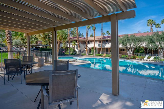 550 N Villa Court 205, Palm Springs, CA 92262