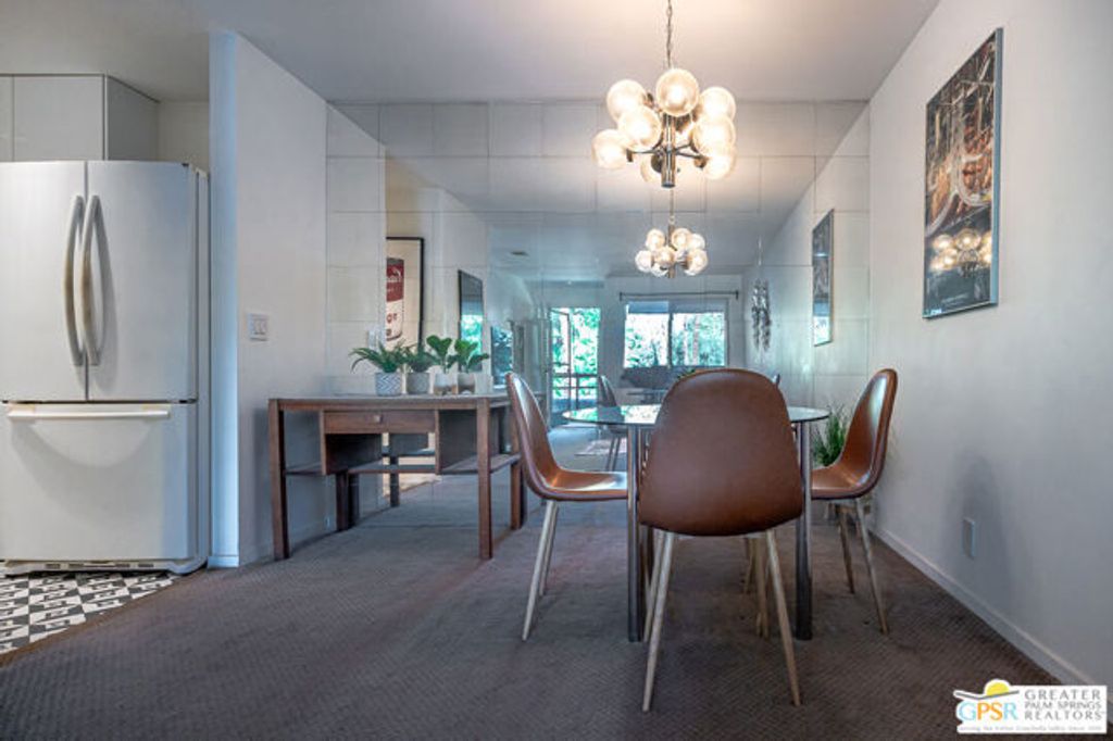 550 N Villa Court 205, Palm Springs, CA 92262
