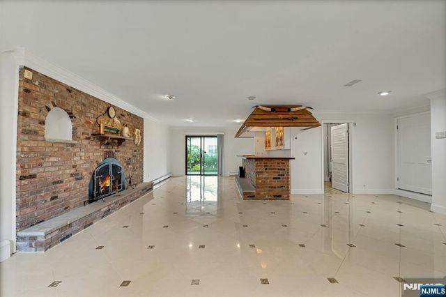141 Middlesex Avenue, Englewood Cliffs, NJ 07632