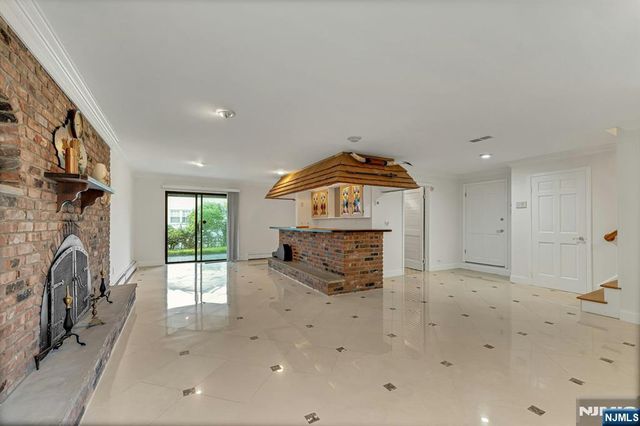 141 Middlesex Avenue, Englewood Cliffs, NJ 07632