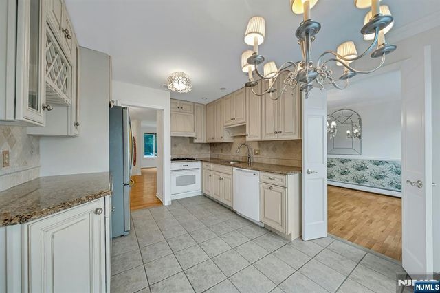141 Middlesex Avenue, Englewood Cliffs, NJ 07632