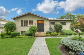 141 Middlesex Avenue, Englewood Cliffs, NJ 07632