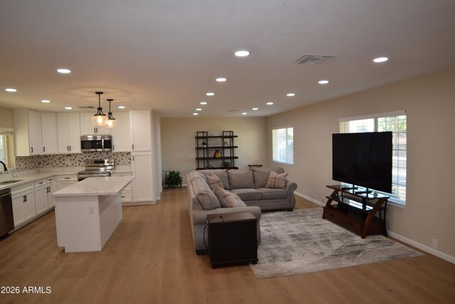 7013 W JOSAC Street, Glendale, AZ 85308