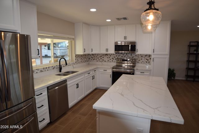 7013 W JOSAC Street, Glendale, AZ 85308