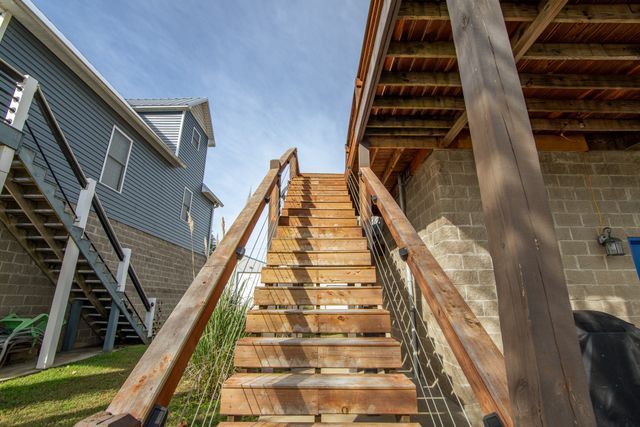 1040 Whites Creek Ln, Decaturville, TN 38329